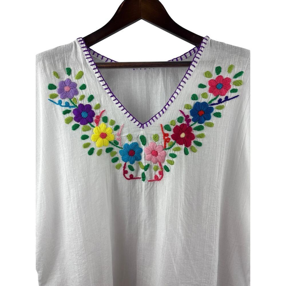 Women’s Handmade 2XL White Short Sleeve Blouse w/ Multicolored Floral Embroidery - Picture 2 of 4